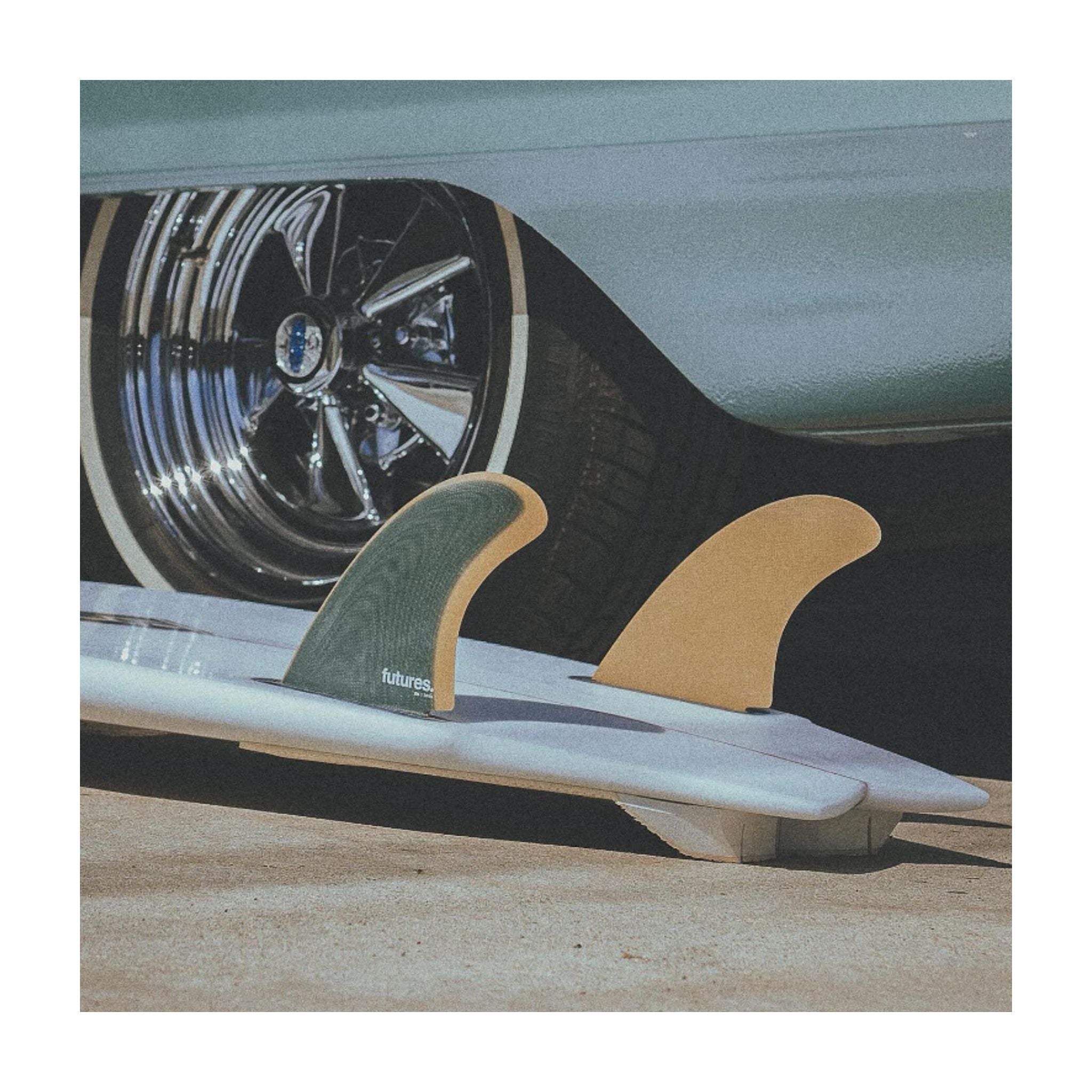 FUTURES Twin Fin Set EN Fiberglass L Black