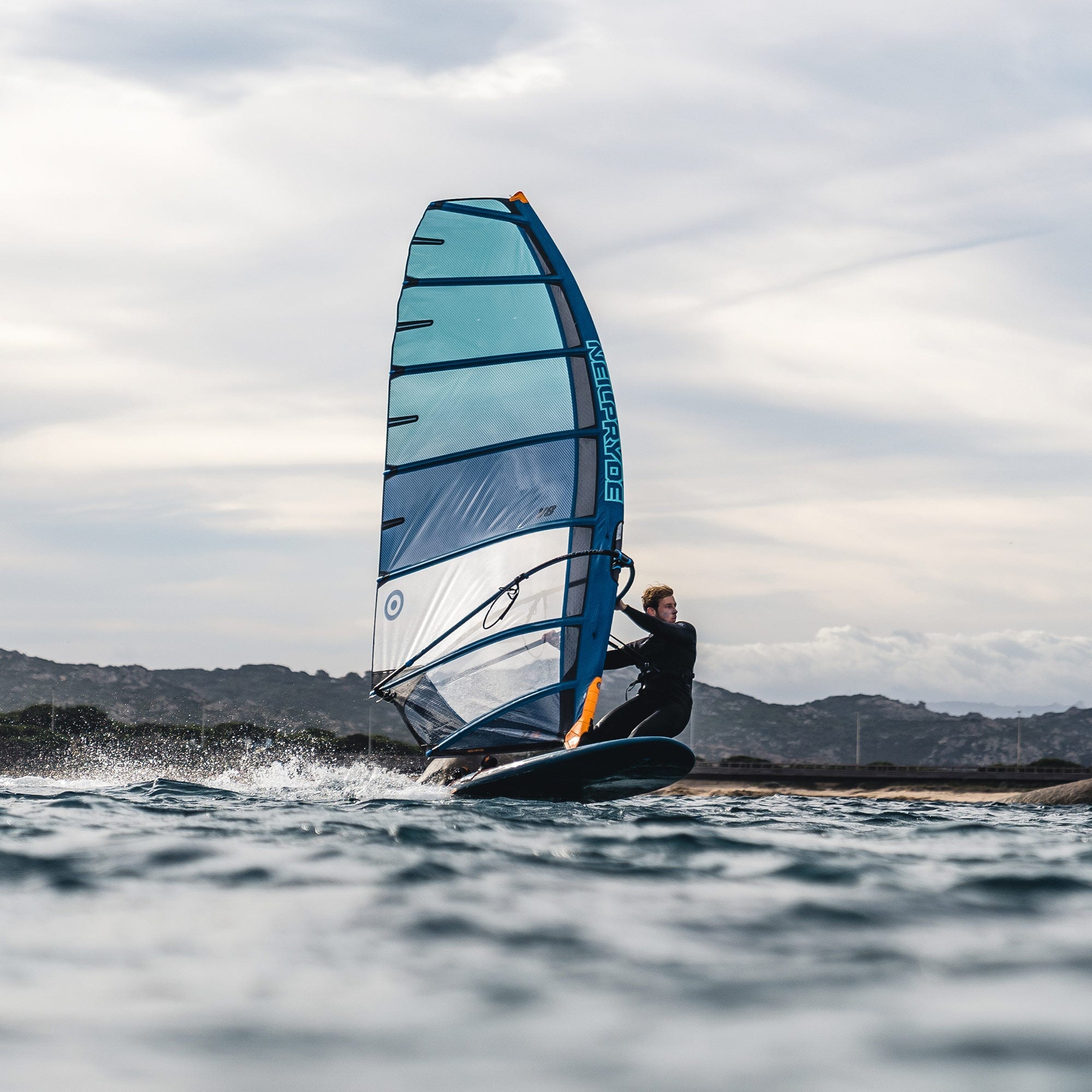 windsurfsail windsurf sail Neilpryde V8 2024