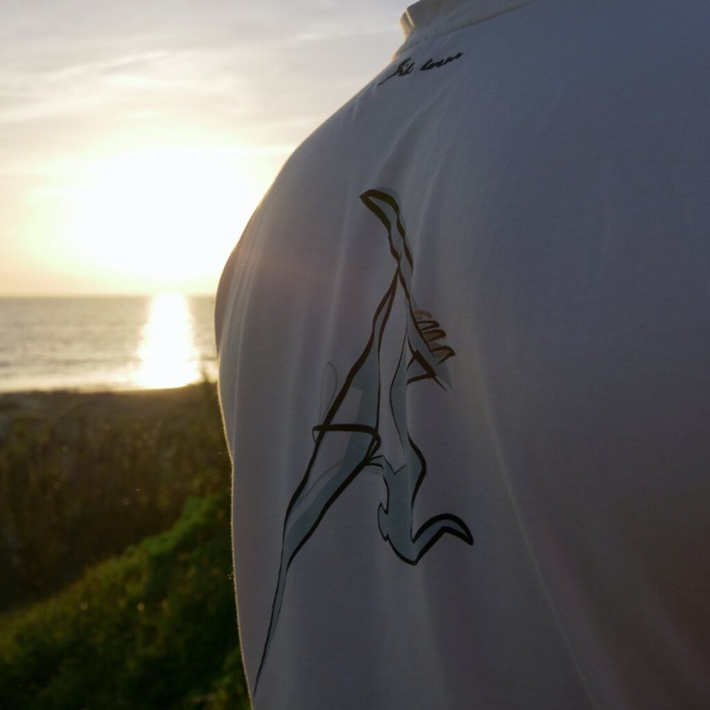 windsurf Jibe Wear tShirt at sunset at Beach in Tarifa windsurfshop windsurf shop windsurf-shop  surfshop windsurfen lernen JibeWear